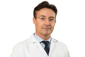 Dr. Roberto Martín Reyes