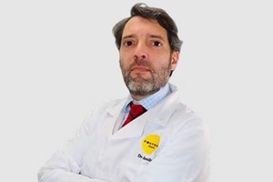 Dr. David Antolín García