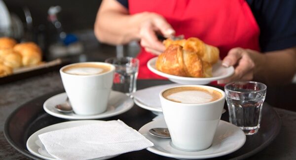 Lugares para desayunar - Presentación del desayuno en cafetería de sitios chulos para desayunar en uno de los mejores lugares para desayunar en Madrid