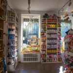 Tiendas de regalos - Interior de una de las mejores tiendas de regalos del centro de Madrid con diversos regalos personalizados y obsequios originales