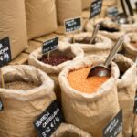 Tiendas a granel - Exhibición de alimentos a granel para la venta en una de las mejores tiendas a granel de Madrid