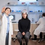 Unidades de psiquiatría - Psiquiatra evaluando a una paciente en el mejor hospital psiquiátrico de Madrid
