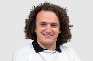 Masajistas deportivos - Ldo. José Santos Sánchez-Ferrer experto en masaje a deportistas en Madrid