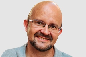 Dr. Jorge González Solís